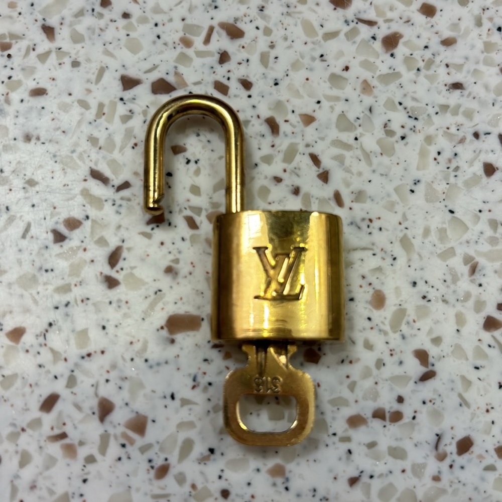 Louis Vuitton Travel Bag Sirius 55 Brown Monogram with Lock & Key - Picture 11 of 15